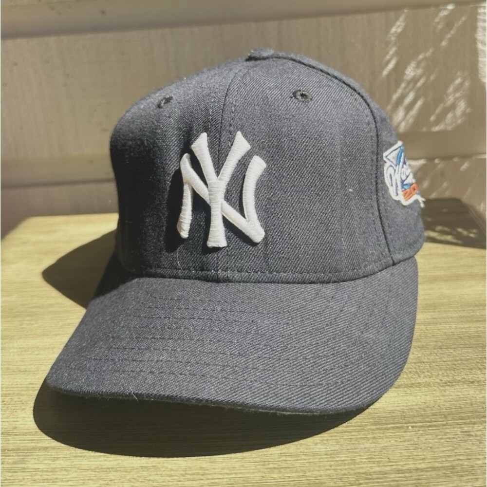 Vintage New Era Size 7 New York Yankees 2000 World Series Hat